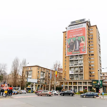 Elma - Old Town, Piata Unirii Bucarest