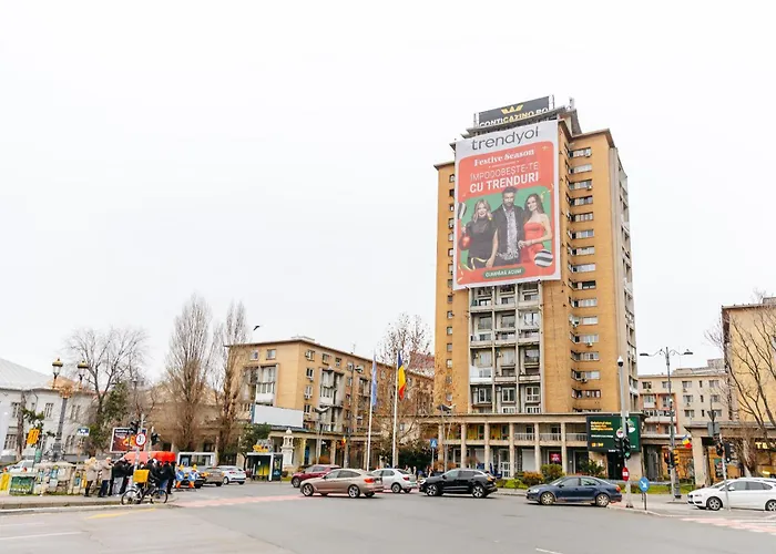 Elma - Old Town, Piata Unirii Bucarest